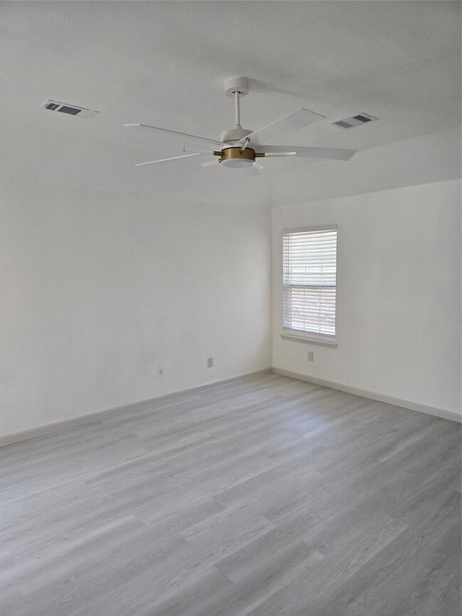 Building Photo - 16203 Dryberry Ct