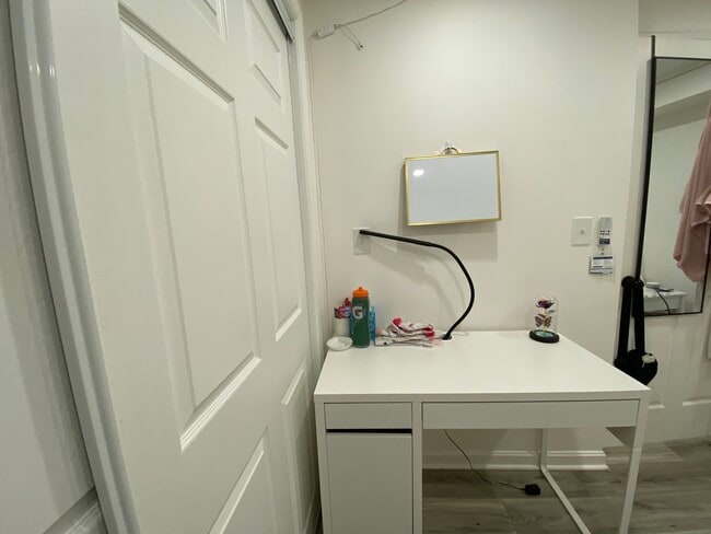 Building Photo - 1327 Belmont St NW