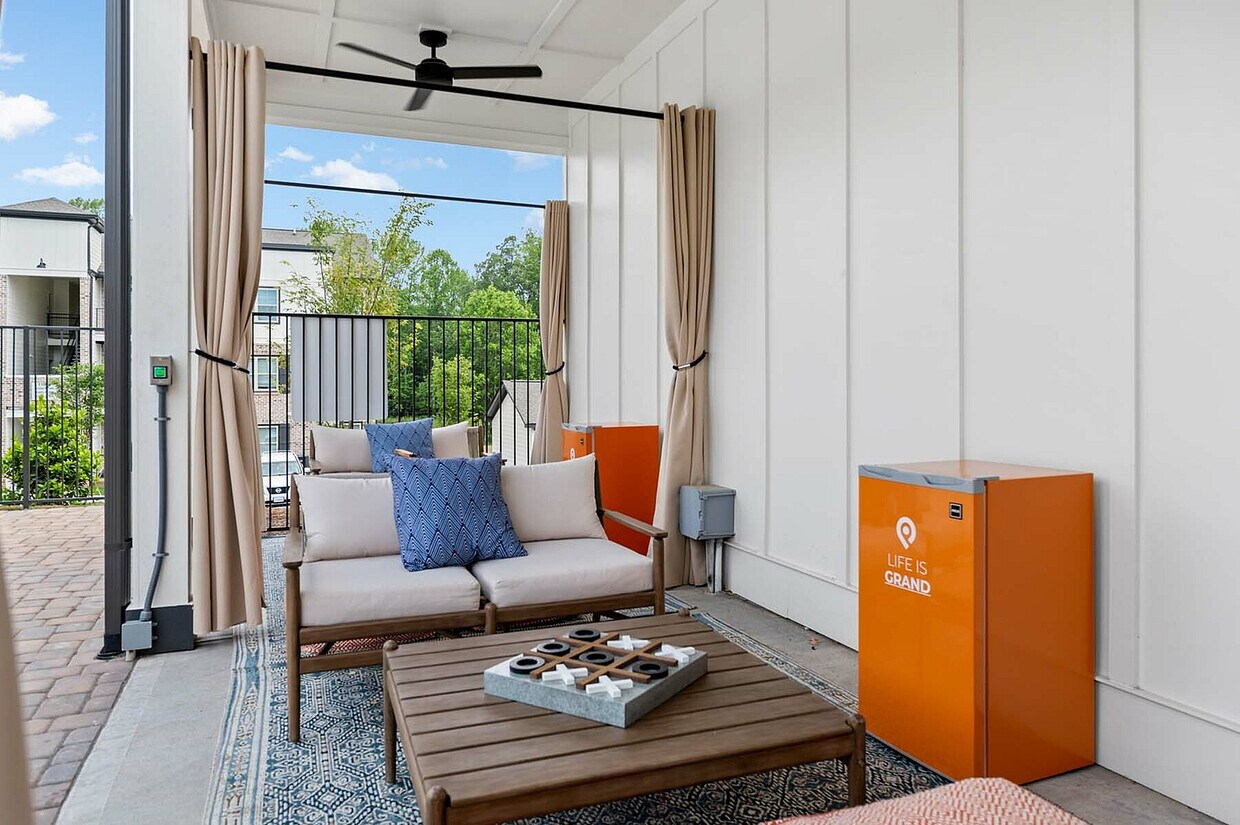 Foto principal - Pointe Grand at Heath Brook