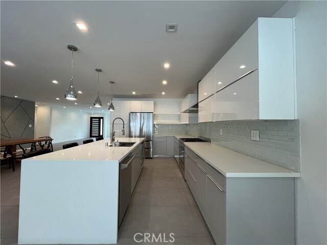 Foto del edificio - 5735 Saloma Ave