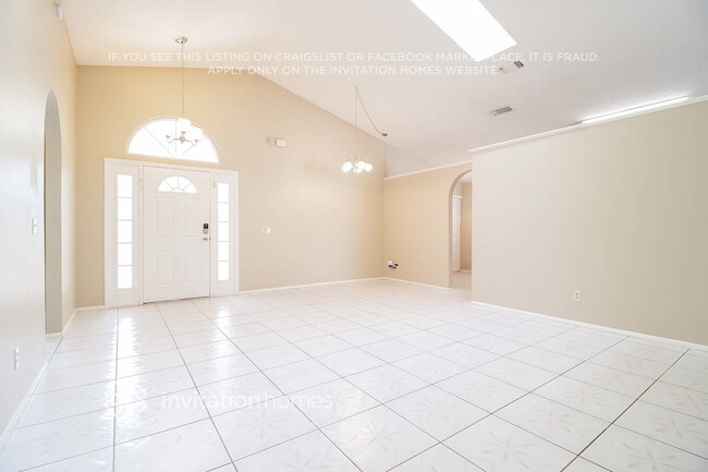 Building Photo - 1369 Tindaro Dr