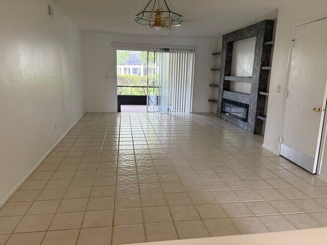 Foto del edificio - 405 E San Sebastian Ct