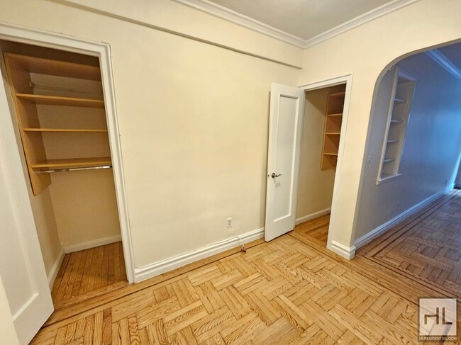 Building Photo - Studio Apartment in Gramercy Park | 4th Fl...
