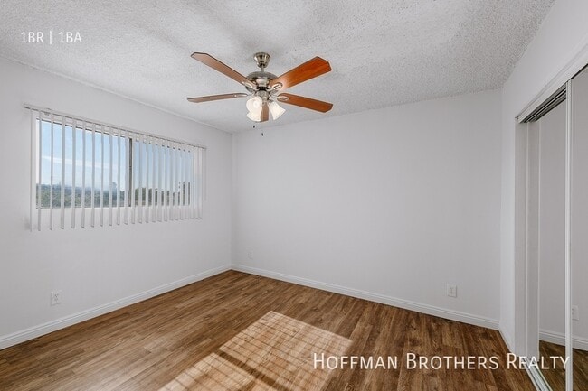 Building Photo - 4845 Saturn St