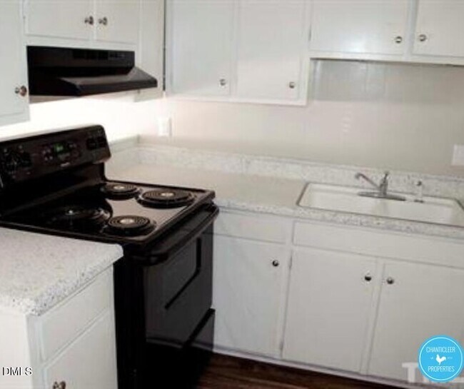 Foto del edificio - 1400 Creech Rd