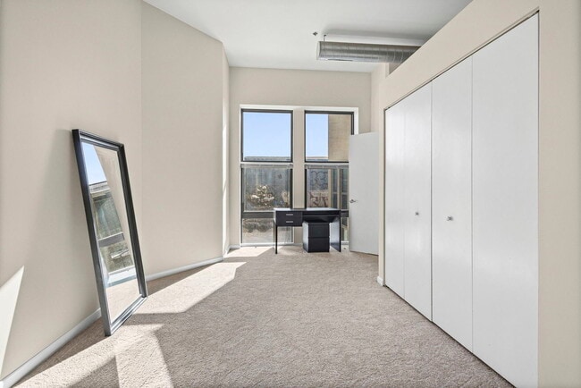 Building Photo - 1550 S Blue Island Ave