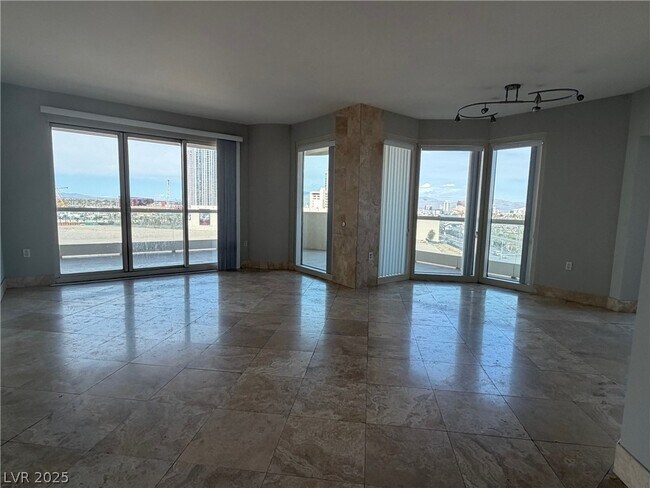 Foto del edificio - 2777 Paradise Rd