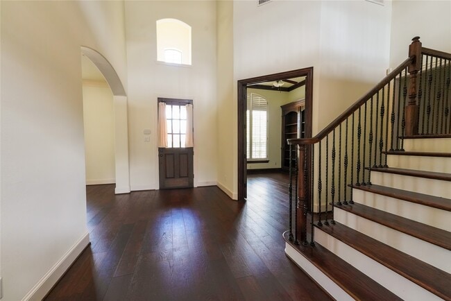Building Photo - 25411 Springwood Lake Dr