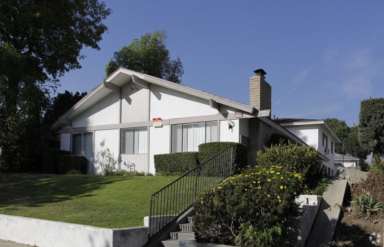Primary Photo - 935 Springfield St