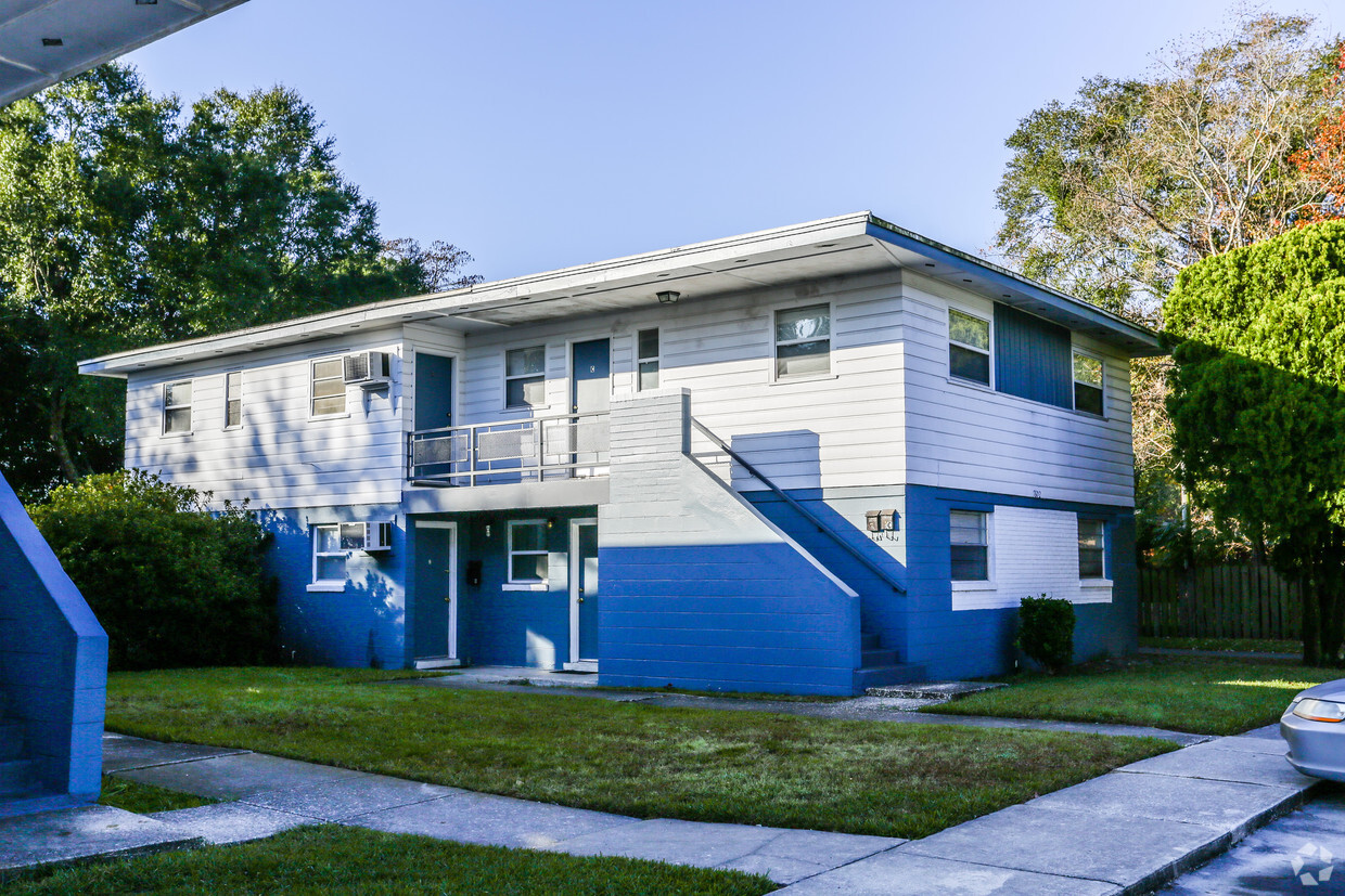 Primary Photo - Marshall Arms Apartments