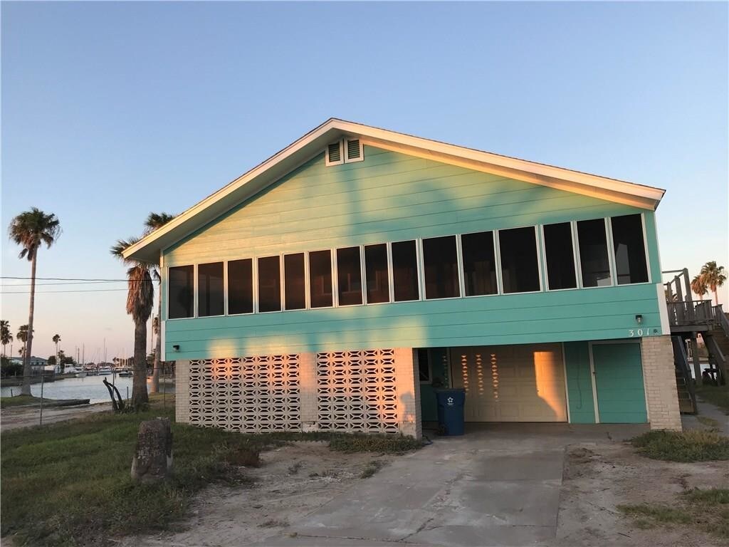 Primary Photo - 301 Bayshore Dr