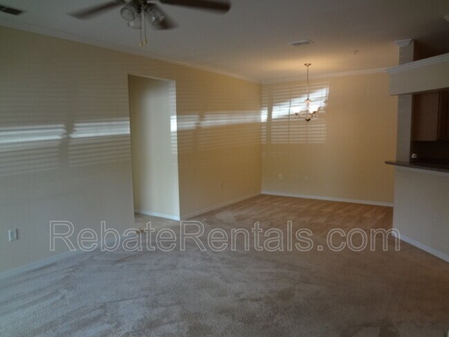 Building Photo - 7800 Point Meadows Dr