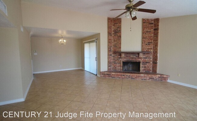 Foto del edificio - 3 br, 2 bath House - 225 S. Young Boulevard