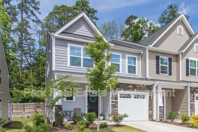 Building Photo - 401 Lionel St