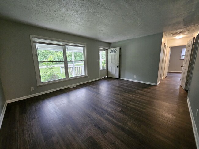 Building Photo - 6602 Lennington Dr