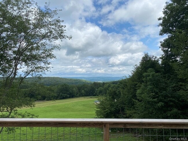 Foto del edificio - 641 Smithfield Rd