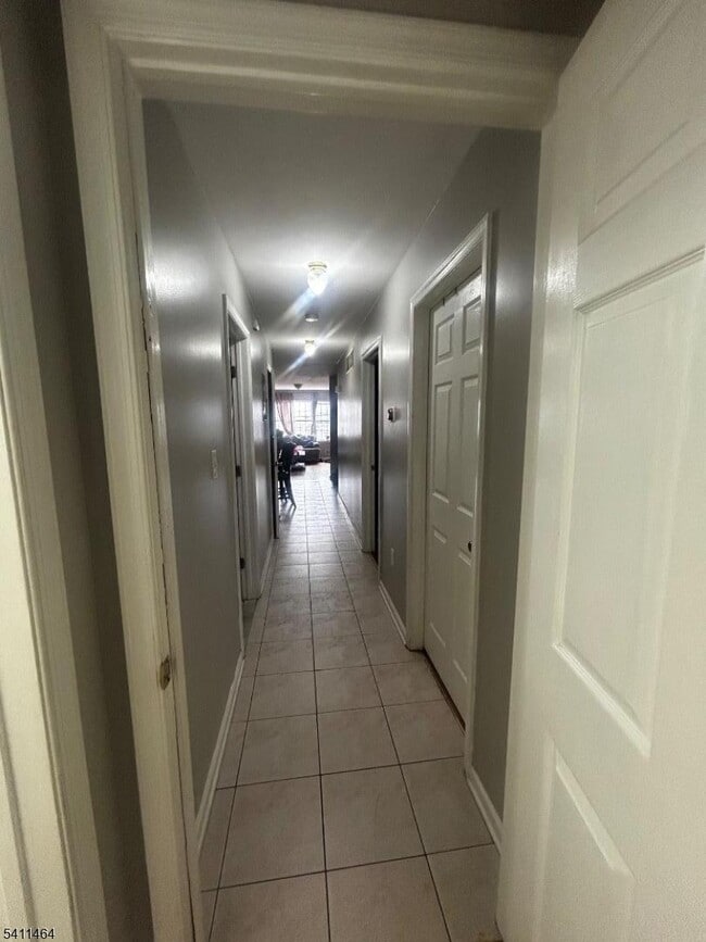 Foto del edificio - 1031 E Grand St