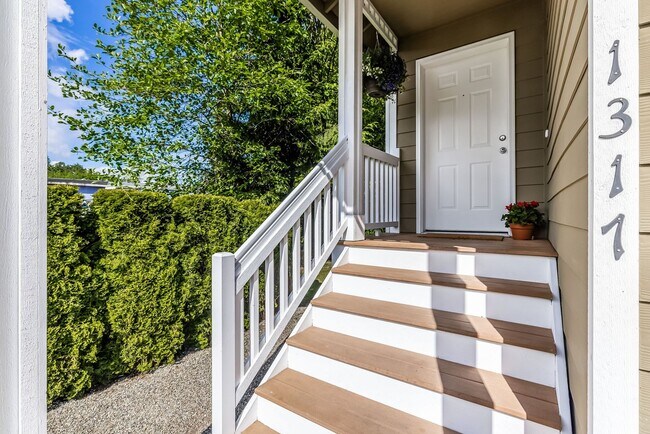 Foto del edificio - Spacious & Peaceful 3BD/2.5BTH Townhome fo...