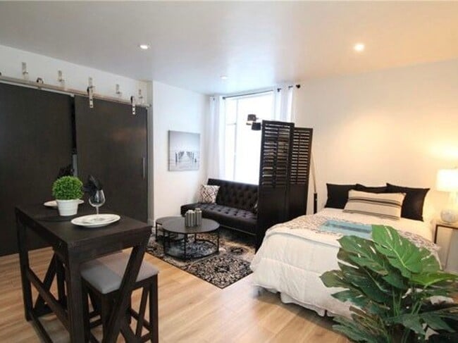 Building Photo - 140 Linden Ave