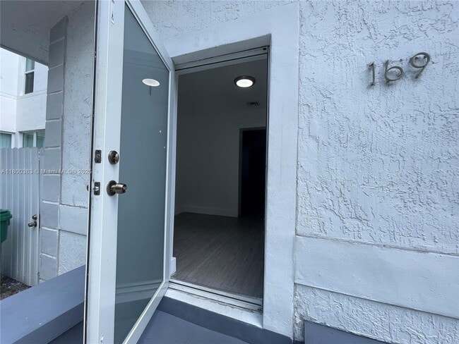 Building Photo - 169 NE 50th St