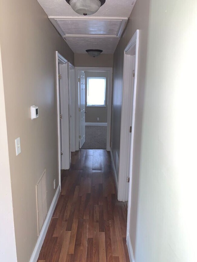 Foto del edificio - 5437 MARILYN ROAD