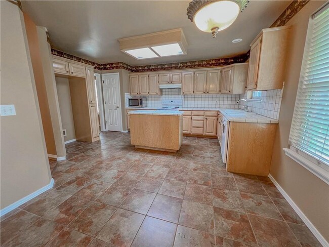 Building Photo - 3604 Mockingbird Ln