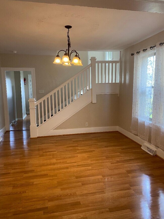 Dinning Room - 216 N 12th Ave