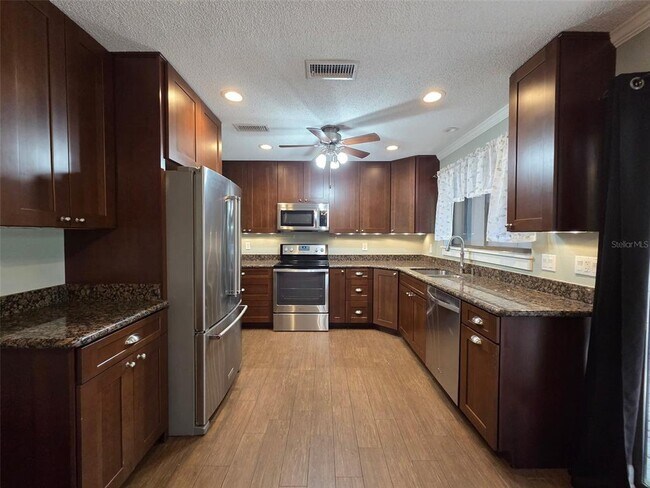 Foto del edificio - 2478 Forest Way