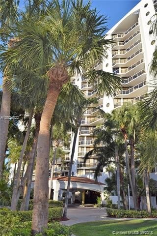 Foto del edificio - 3610 Yacht Club Dr