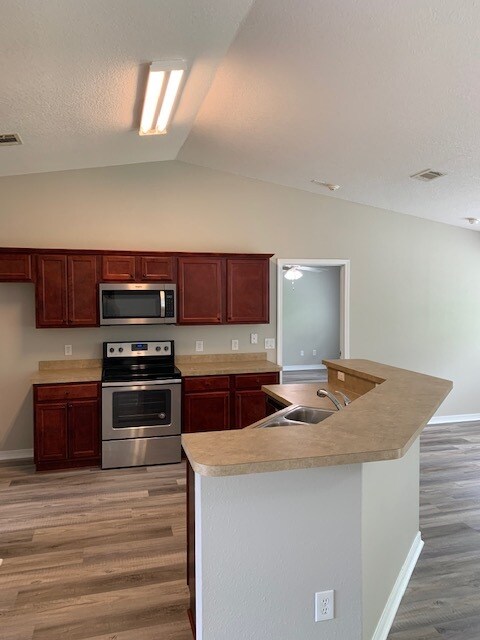 Foto del edificio - 235 Woodsong Dr