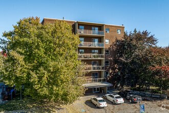 Building Photo - 746 Fanshawe Park Road East