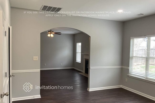 Foto del edificio - 4035 Whitfield Oak Way NE