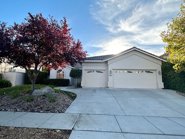 Foto del edificio - Spacious 4 Bedroom 2 Bathroom Single Famil...