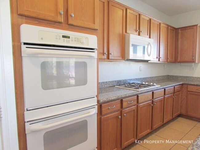 Foto del edificio - 722 Bighorn Creek St