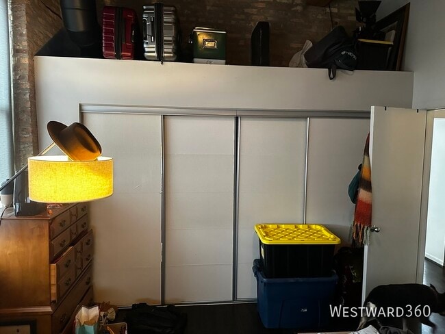 Building Photo - 1701 N Damen Ave