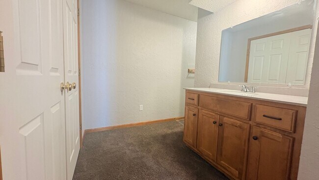Building Photo - 1405 Neil Ln
