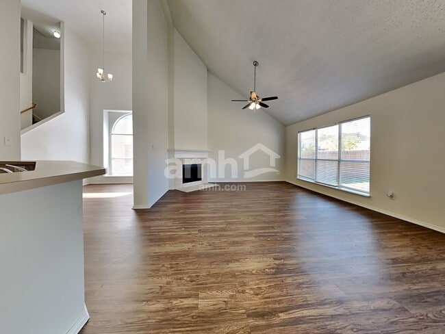Building Photo - 8200 Dynasty Dr