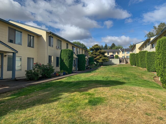 Building Photo - COLONIAL APARTMENTS