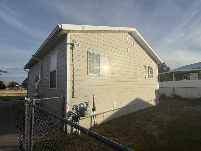 Foto del edificio - 3390 Canyon Dr