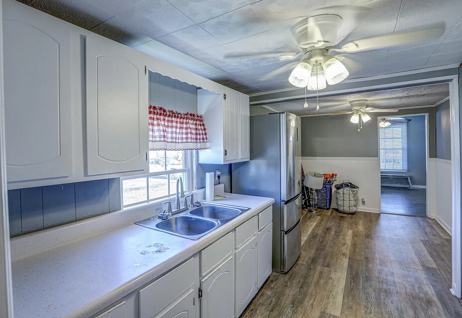 208 E Cottage Ave, Elizabethton, TN 37643 House Rental in