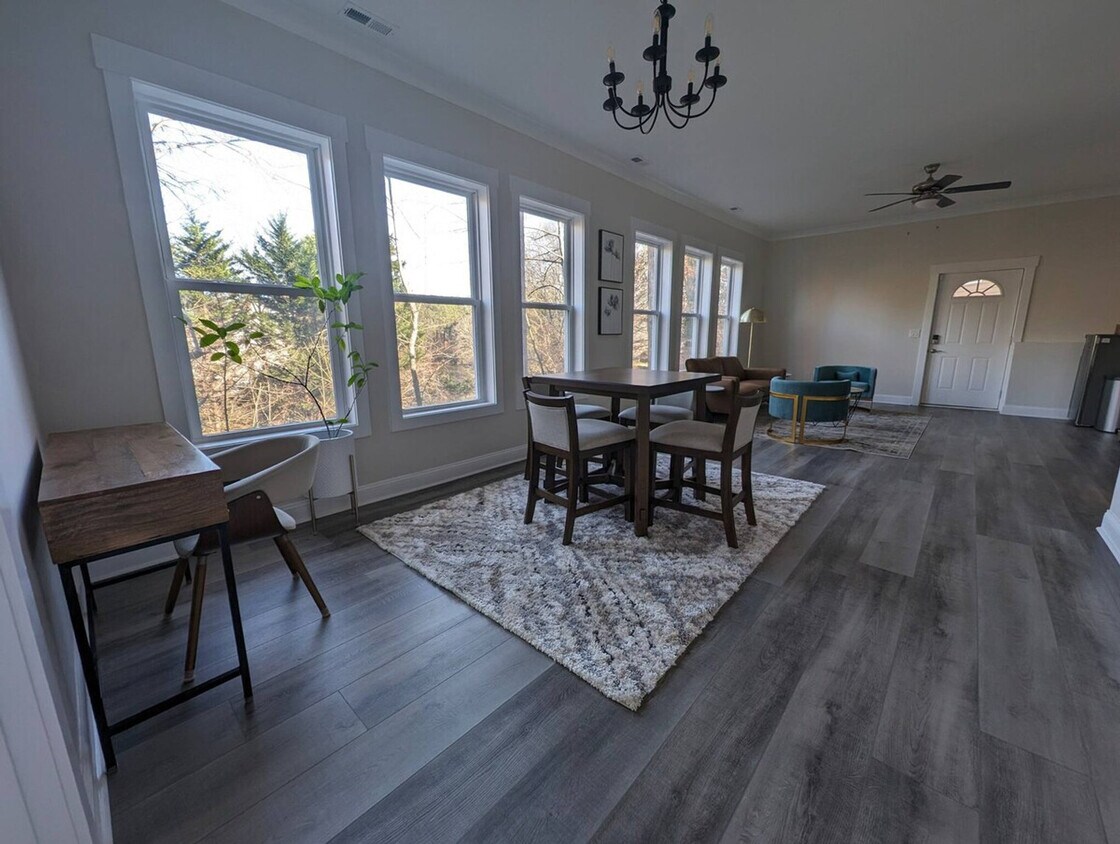 Foto principal - 901 Sunny Meadows Ln