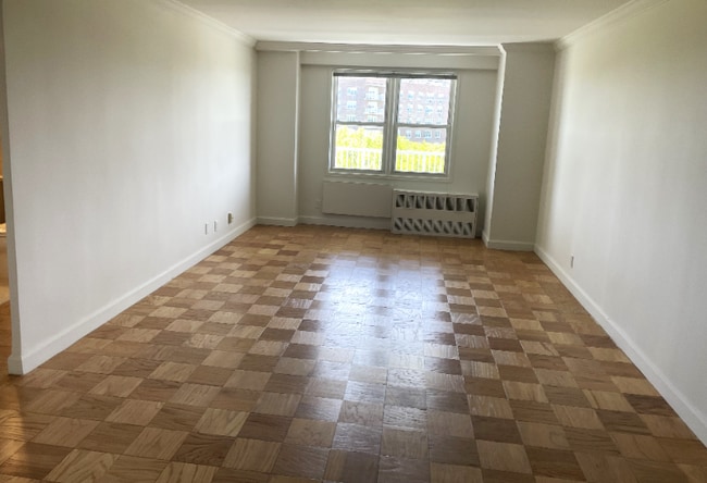 Building Photo - 630 W 246th St