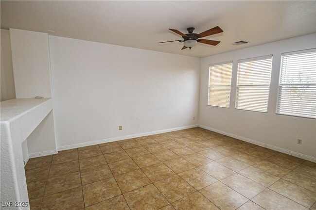 Building Photo - 132 Cadrow Castle Ct