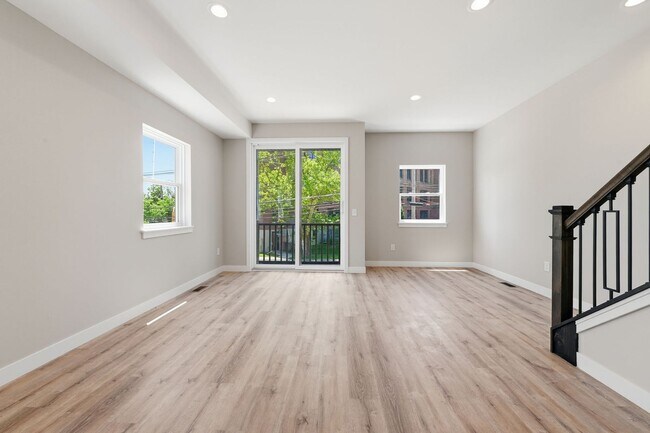 Foto del edificio - 4728 Walworth Ave