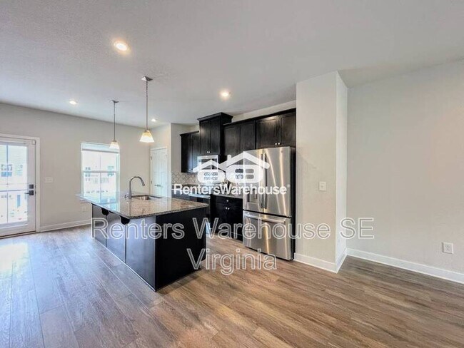 Building Photo - 1724 Defiance Dr