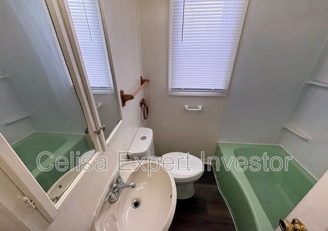 Foto del edificio - 5506 Webster St