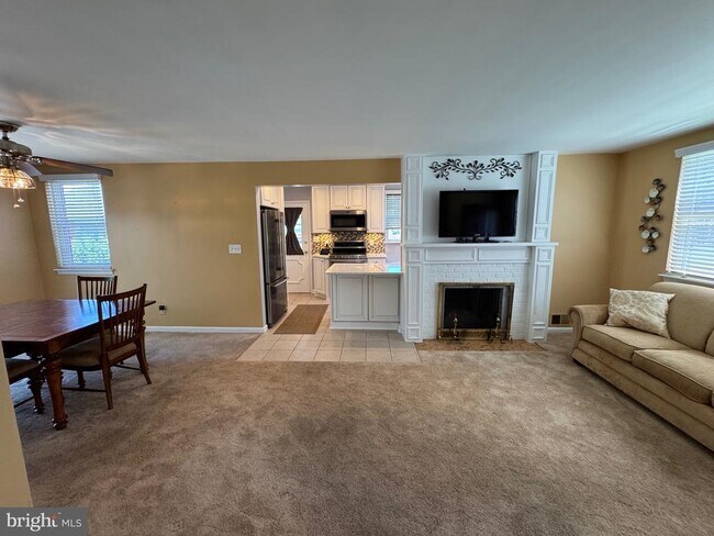 Foto del edificio - 2906 Breezy Terrace
