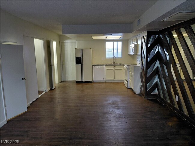 Foto del edificio - 1336 N Jones Blvd