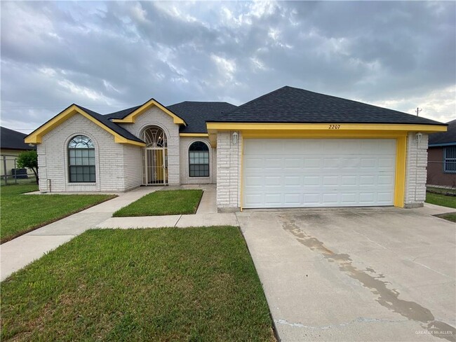 Building Photo - 2207 Paseo Encantado