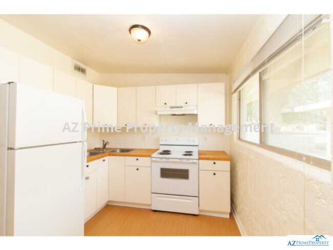 Building Photo - 111 S Hardy Dr